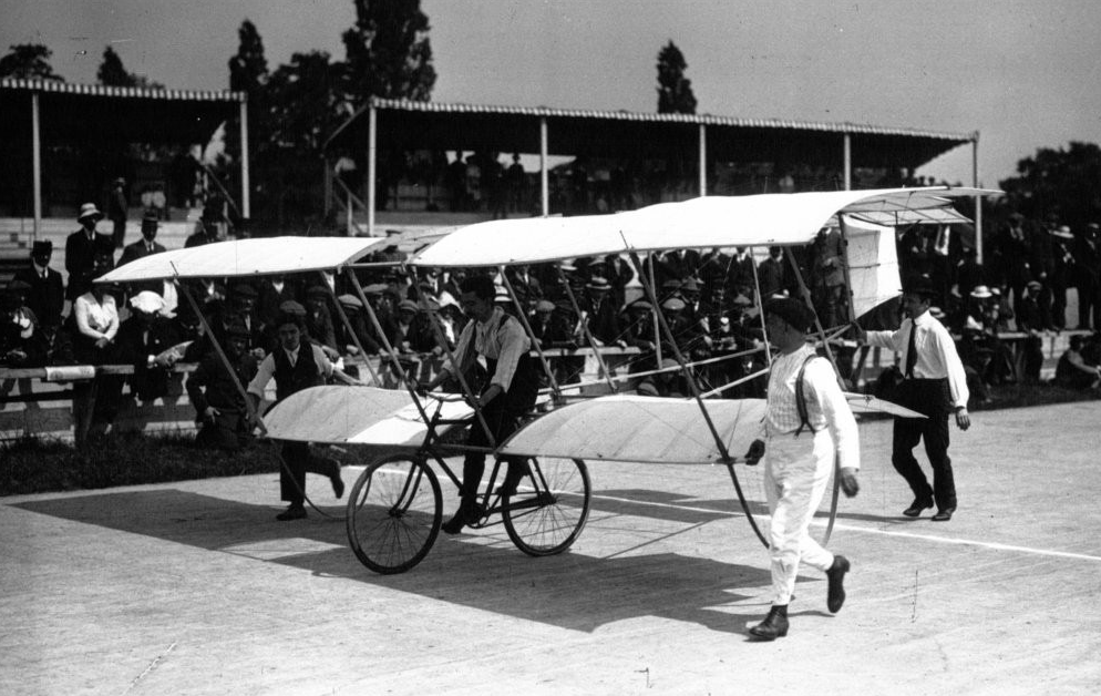 Avion Vélo Aviètte concours Peugeot